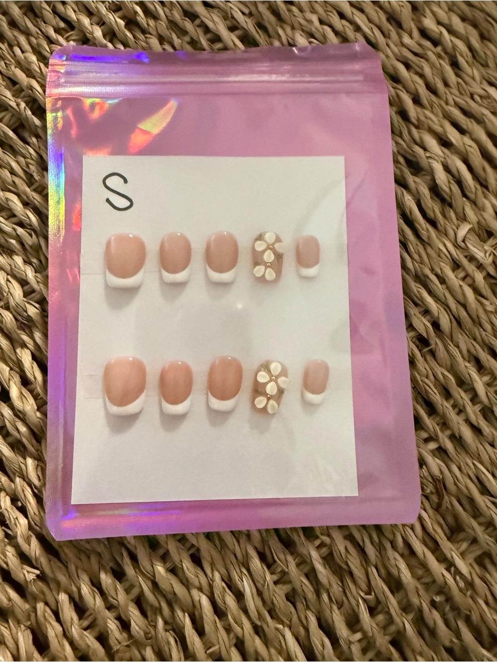 🌸 NEW French Tip Press-On Nails with Floral Accent - Nude & White 🌸